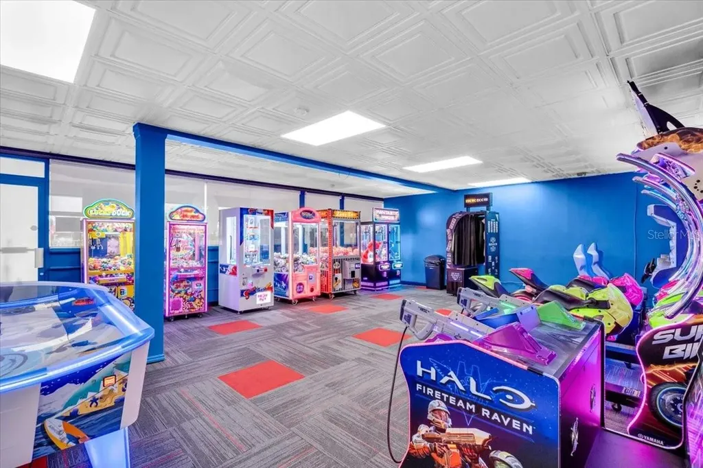 7150 N Tamiami Trail Sarasota FL 34243