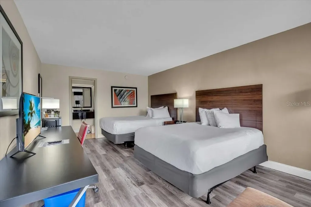 7150 N Tamiami Trail Sarasota FL 34243