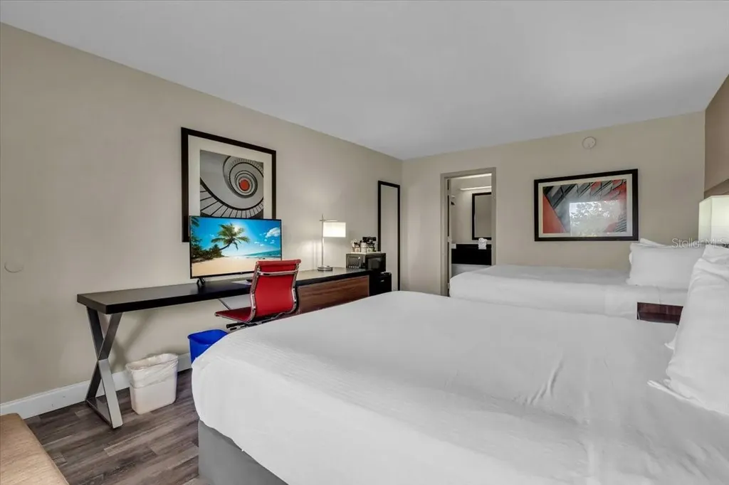 7150 N Tamiami Trail Sarasota FL 34243