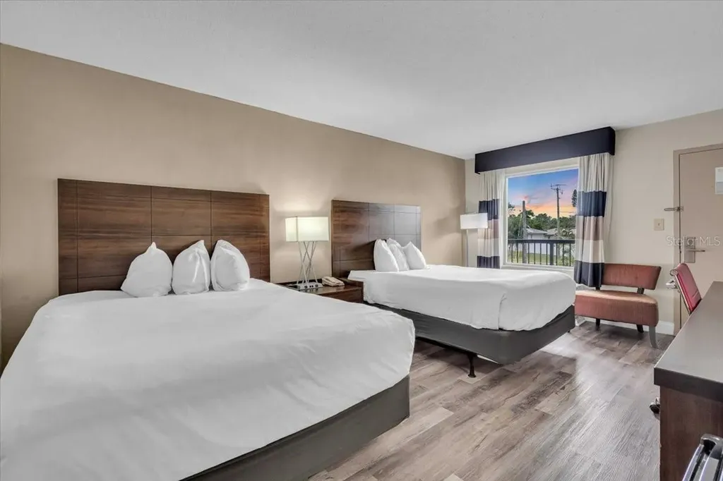 7150 N Tamiami Trail Sarasota FL 34243