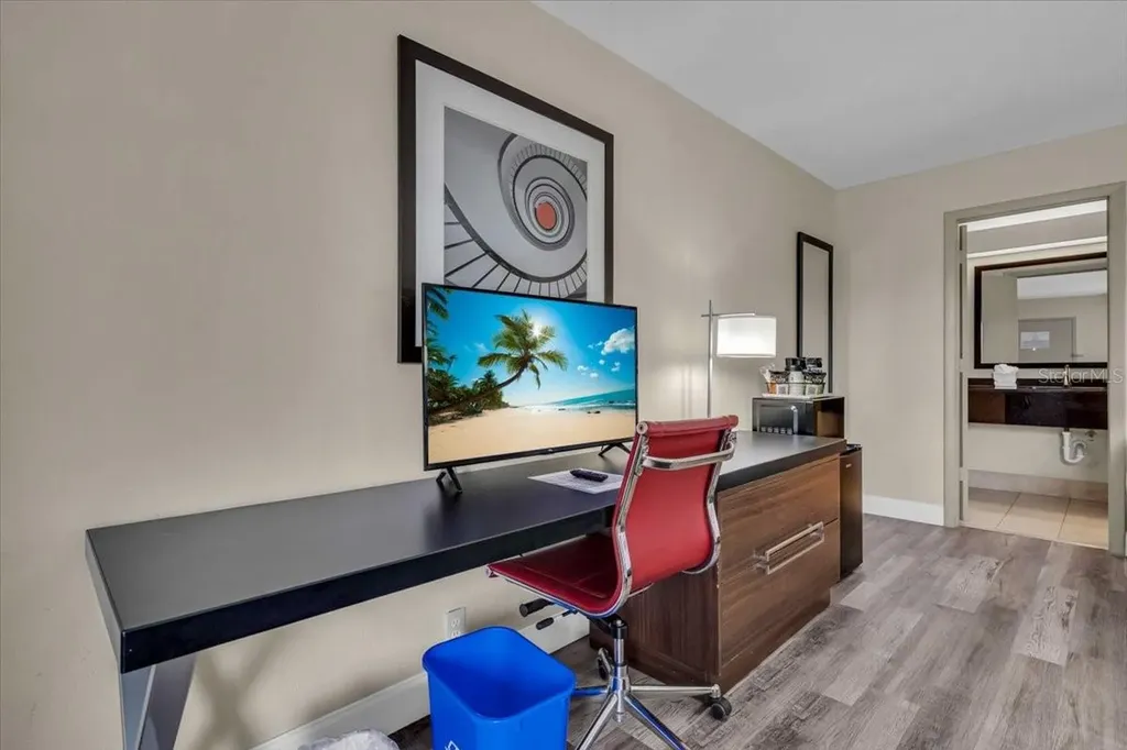 7150 N Tamiami Trail Sarasota FL 34243