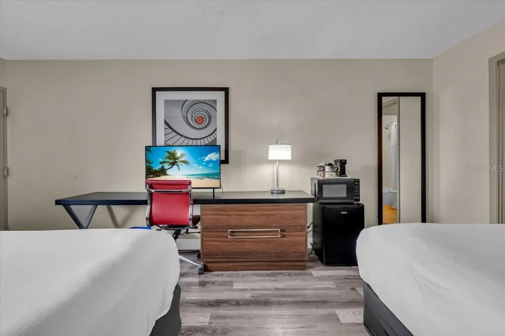 7150 N Tamiami Trail Sarasota FL 34243