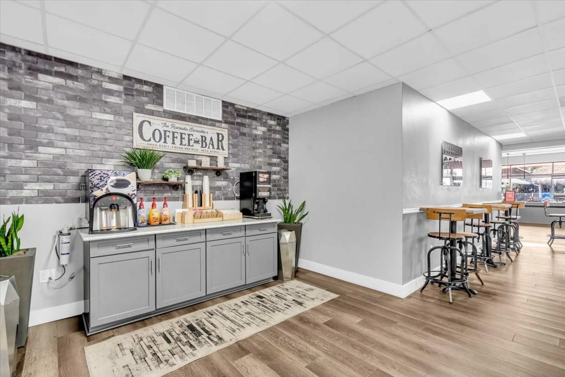7150 N Tamiami Trail Sarasota FL 34243