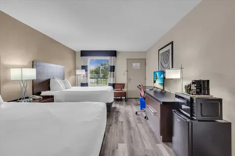 7150 N Tamiami Trail Sarasota FL 34243