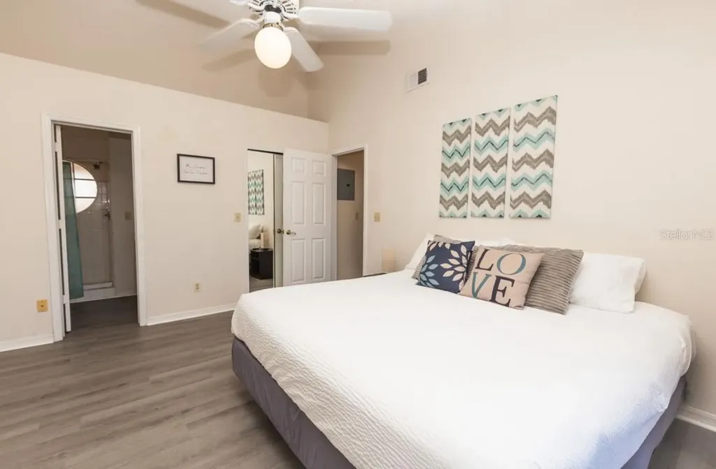 2492 Sweetwater Club Circle Kissimmee FL 34746