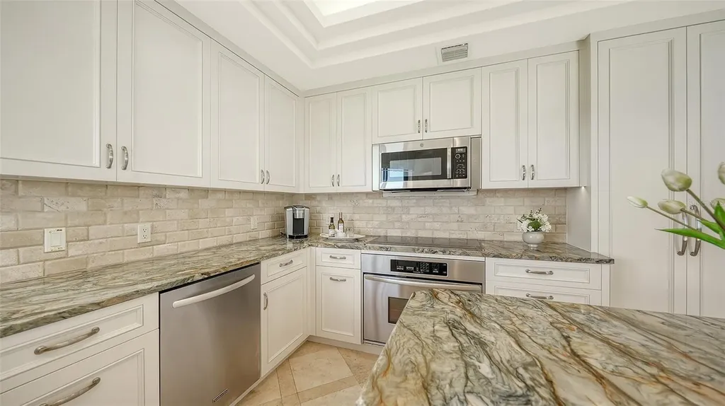 435 L Ambiance Drive Longboat Key FL 34228