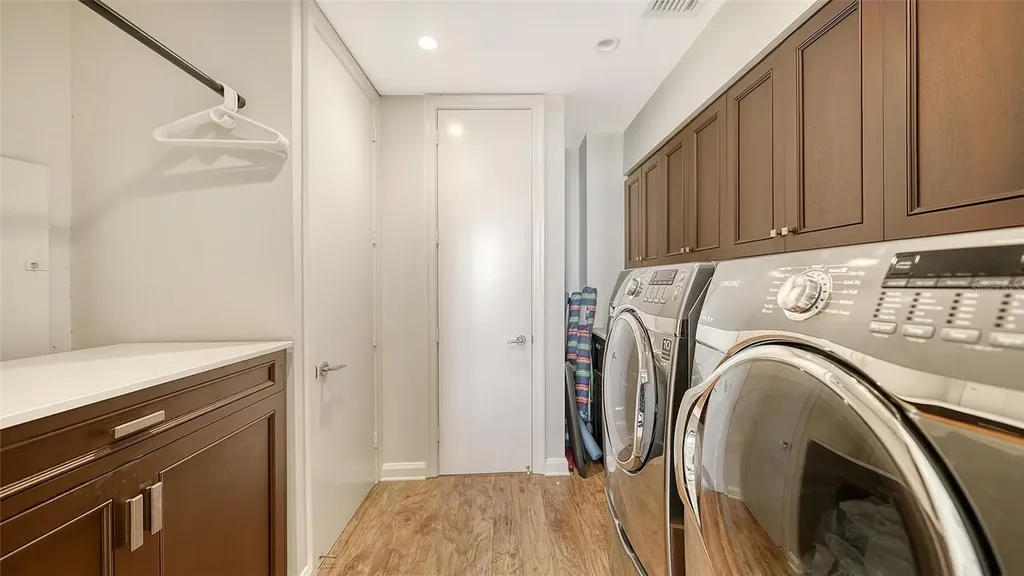 435 L Ambiance Drive Longboat Key FL 34228