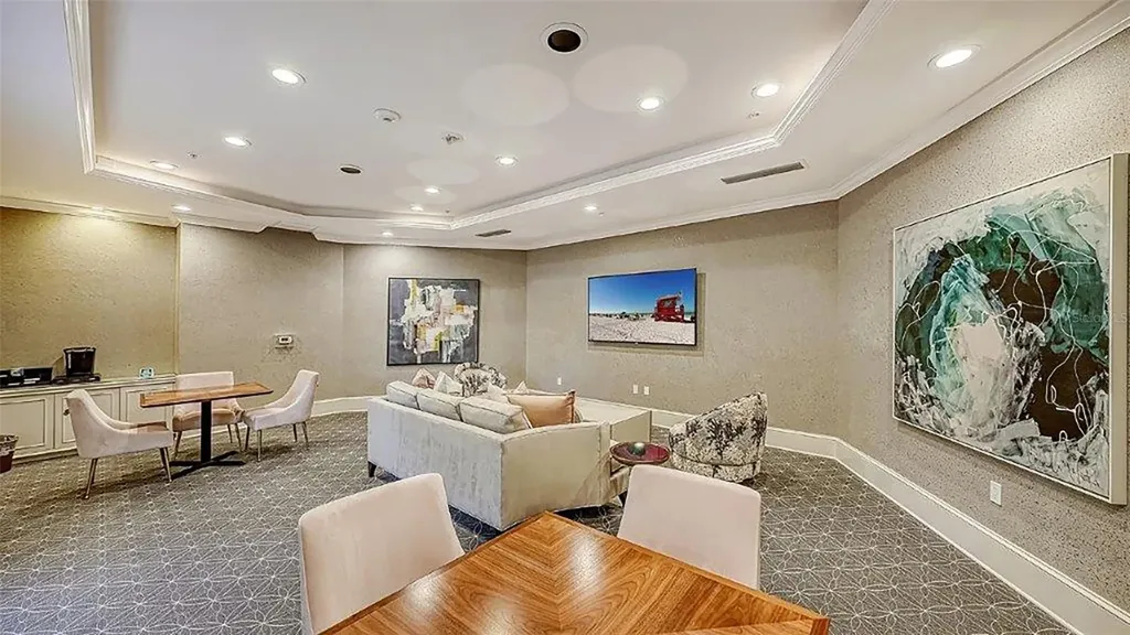 435 L Ambiance Drive Longboat Key FL 34228