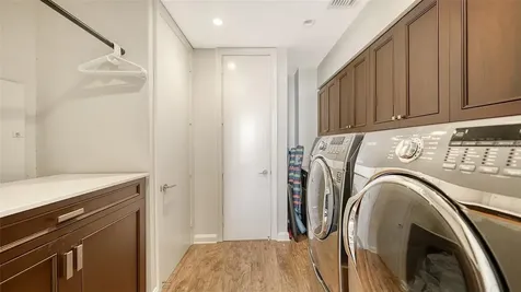 435 L Ambiance Drive Longboat Key FL 34228