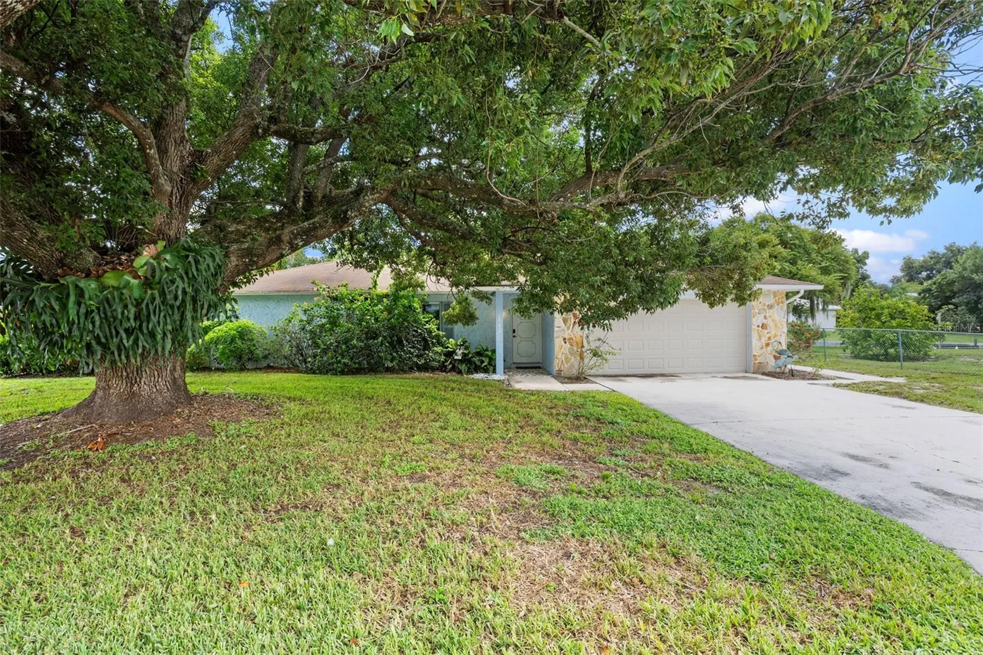 2742 Pine Acres Drive Lake Wales FL 33898