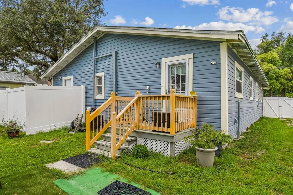 8413 N Hamner Avenue Tampa FL 33604