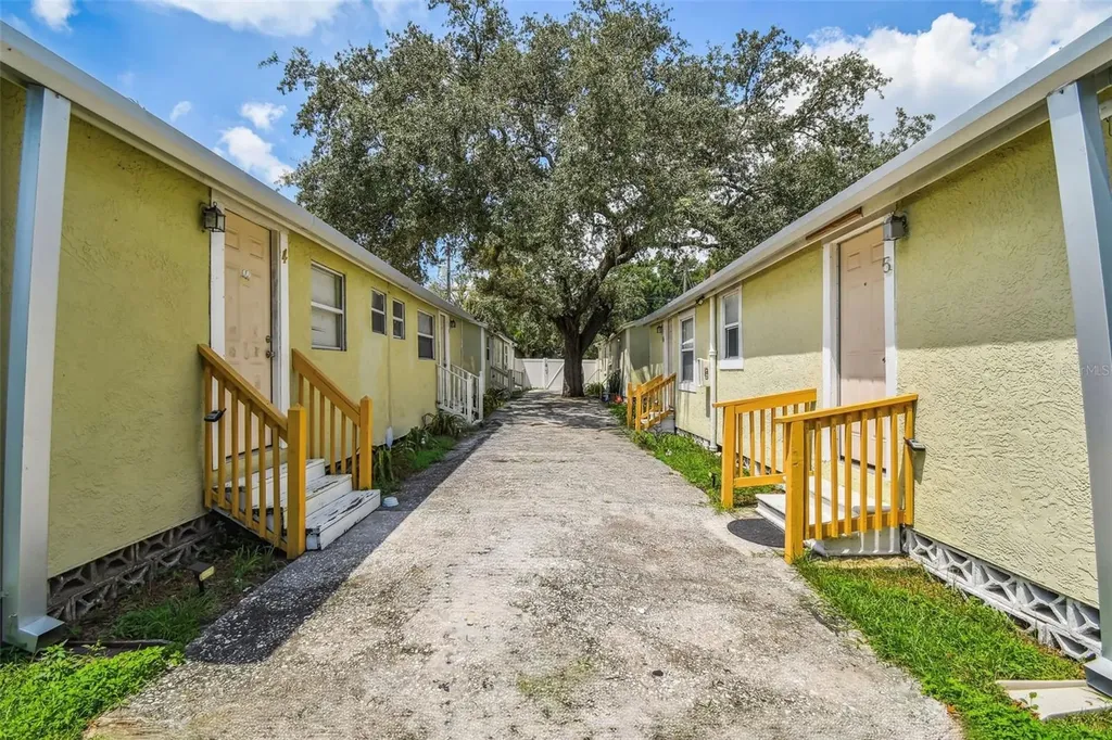 8413 N Hamner Avenue Tampa FL 33604