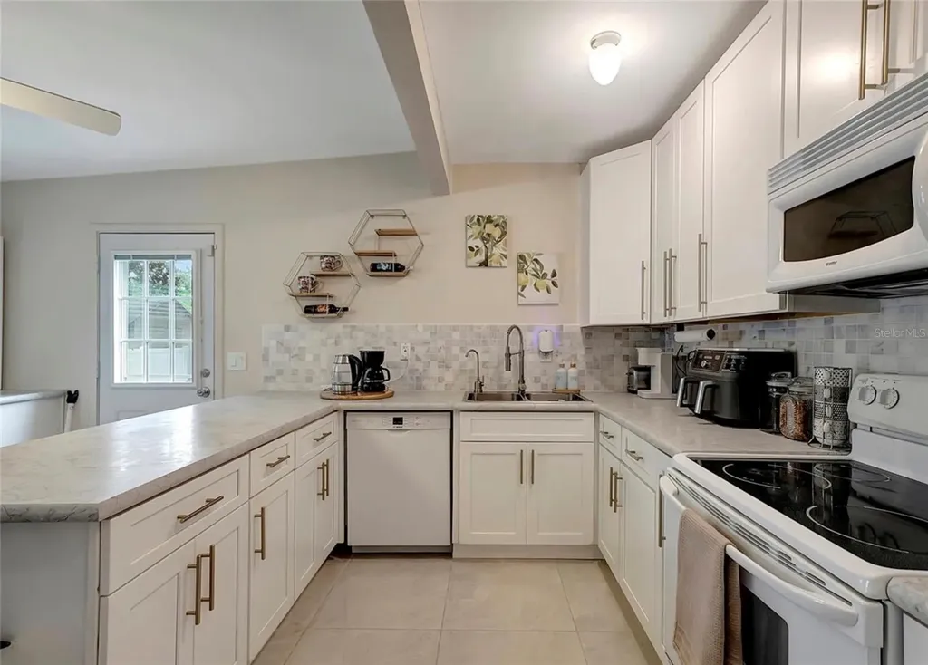 8413 N Hamner Avenue Tampa FL 33604