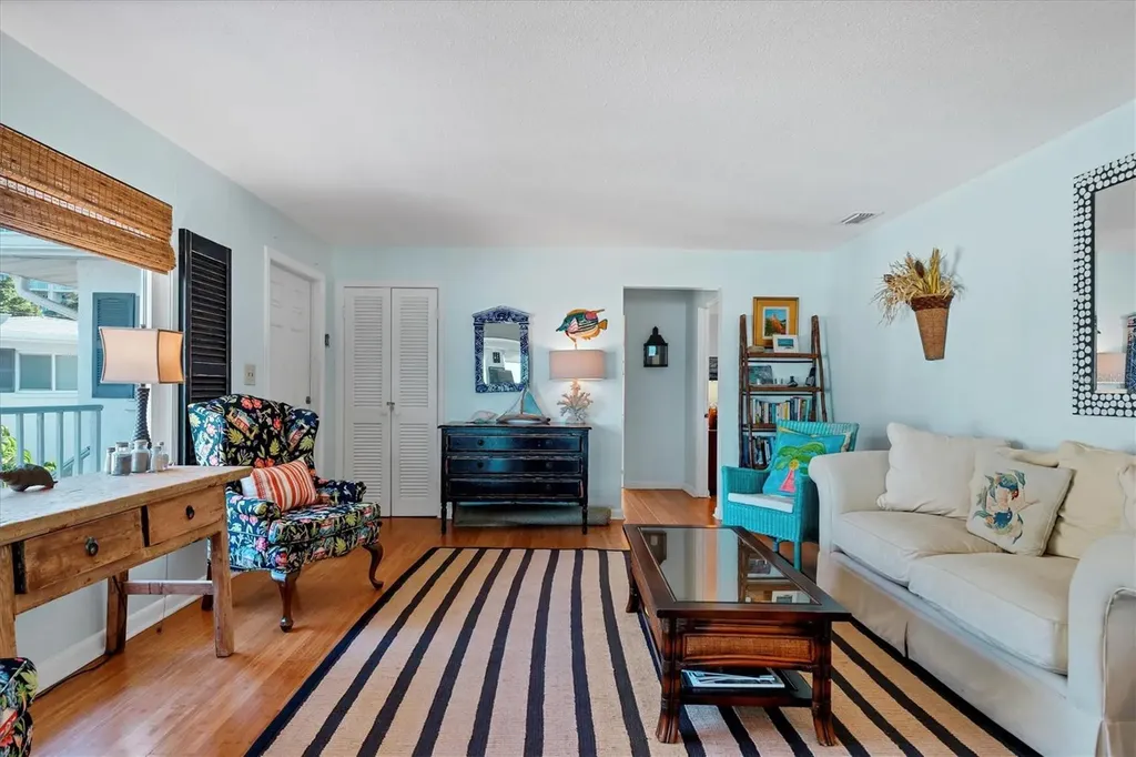 1336 Benjamin Franklin Drive Sarasota FL 34236