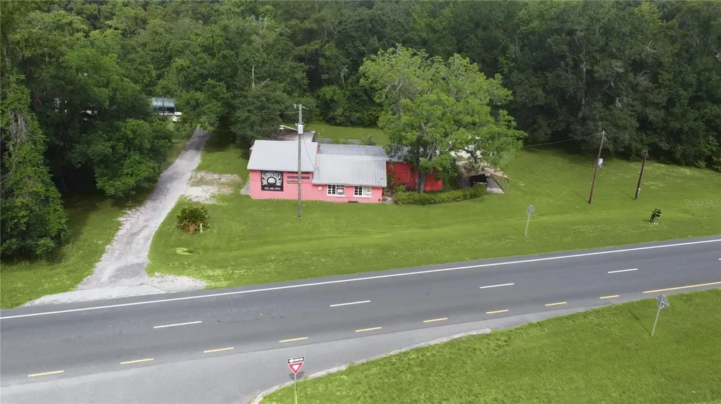 7220 NE Us Highway 301 Hawthorne FL 32640