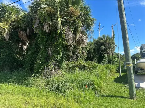 9041 Fruitland Avenue Englewood FL 34224