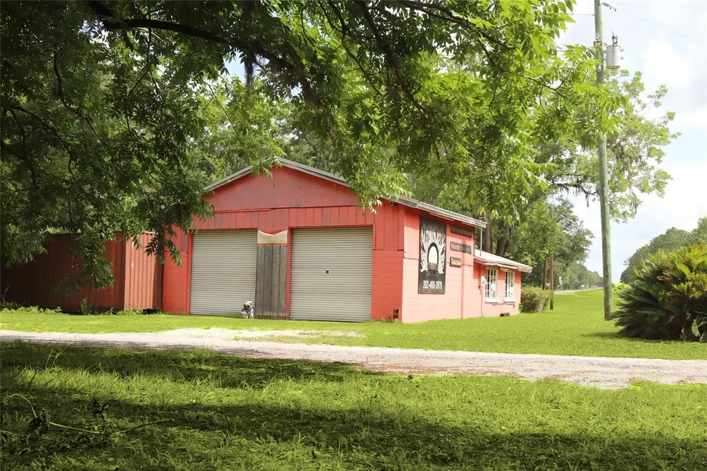 7220 NE Us Highway 301 Hawthorne FL 32640