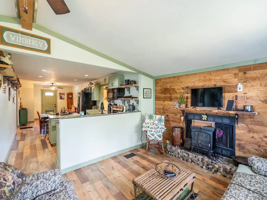 24855 NE 135 Street Salt Springs FL 32134