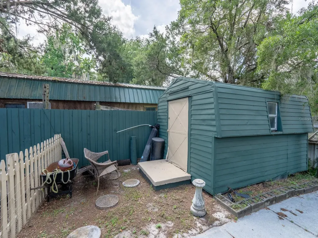 24855 NE 135 Street Salt Springs FL 32134
