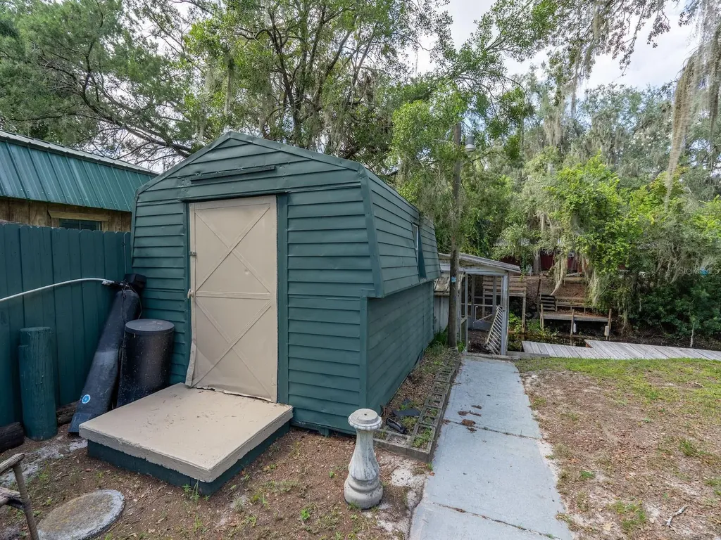 24855 NE 135 Street Salt Springs FL 32134