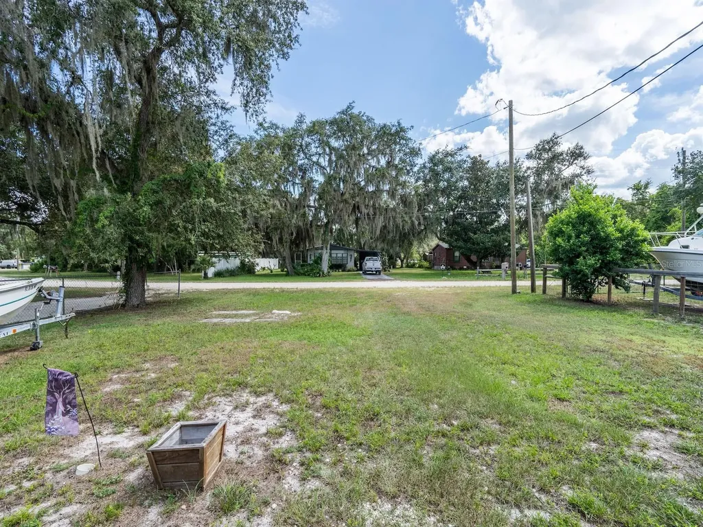 24855 NE 135 Street Salt Springs FL 32134