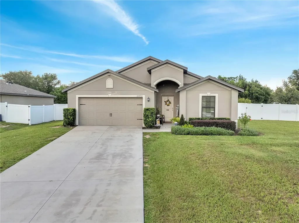 35733 Rose Moss Avenue Leesburg FL 34788