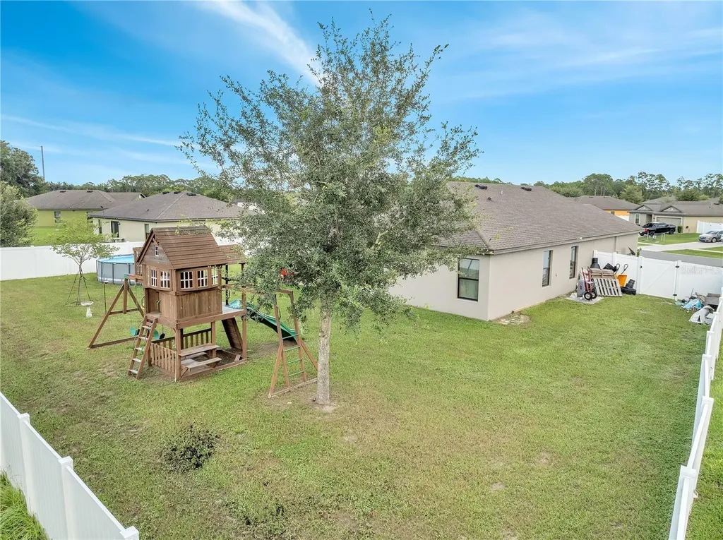 35733 Rose Moss Avenue Leesburg FL 34788