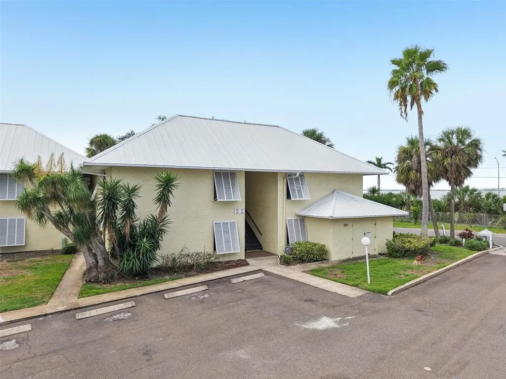 7300 Sunshine Skyway Lane S St Petersburg FL 33711
