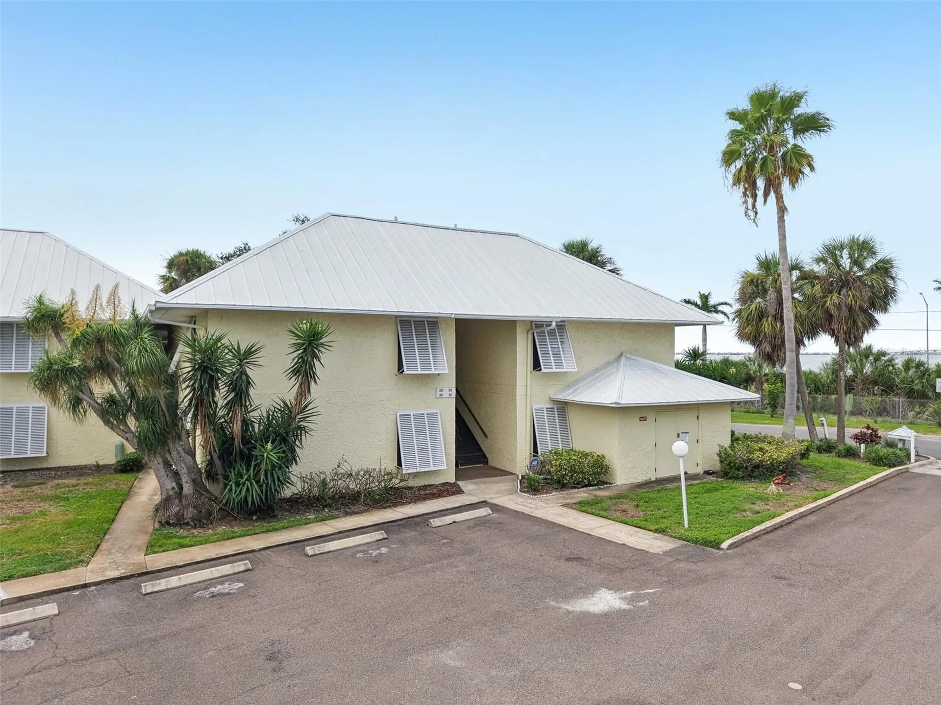 7300 Sunshine Skyway Lane S St Petersburg FL 33711