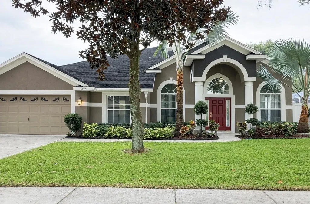 1032 Legends Pass Drive Valrico FL 33594