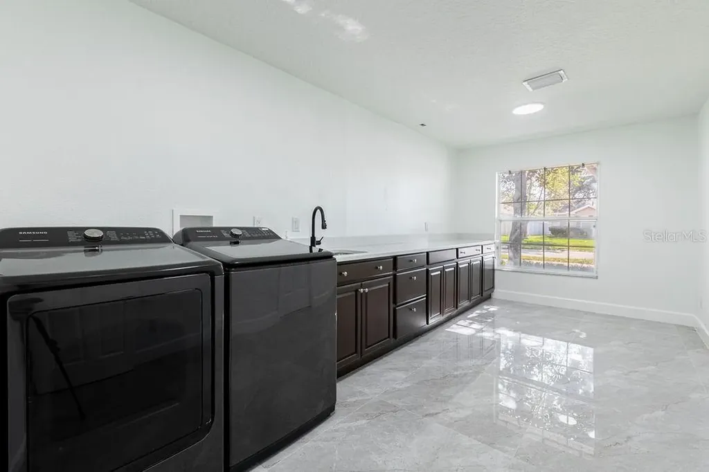 1032 Legends Pass Drive Valrico FL 33594