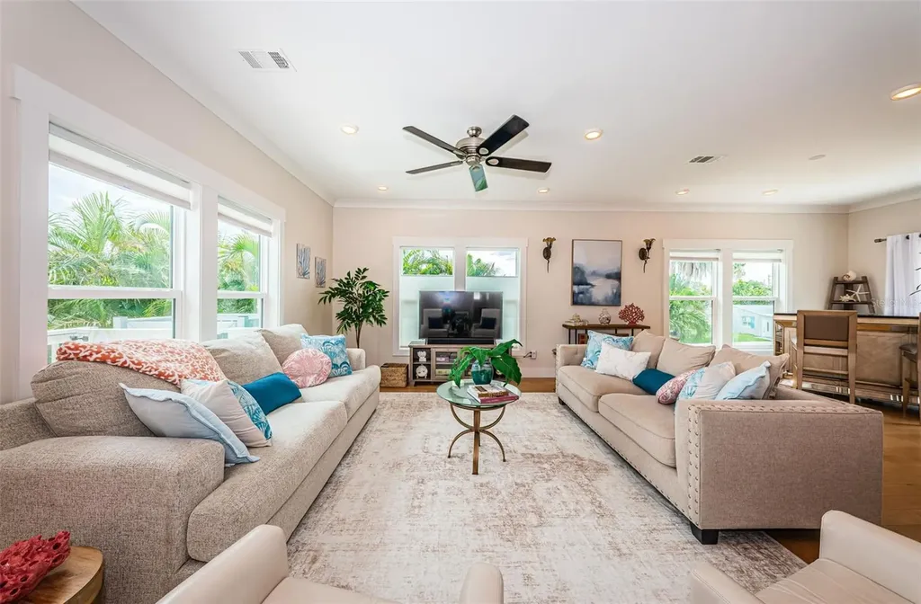 16109 3rd Street E Redington Beach FL 33708