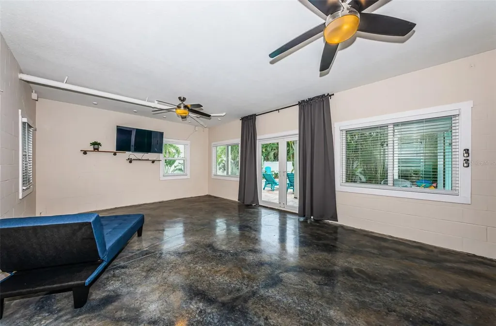 16109 3rd Street E Redington Beach FL 33708
