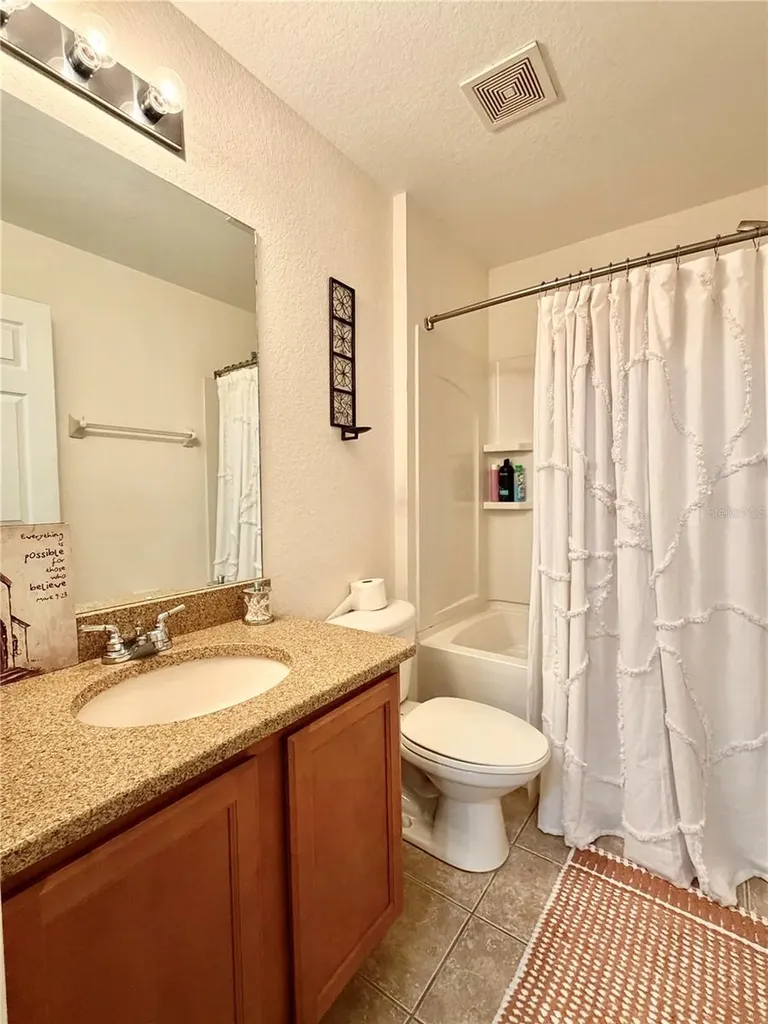 12406 NE 50th View Oxford FL 34484