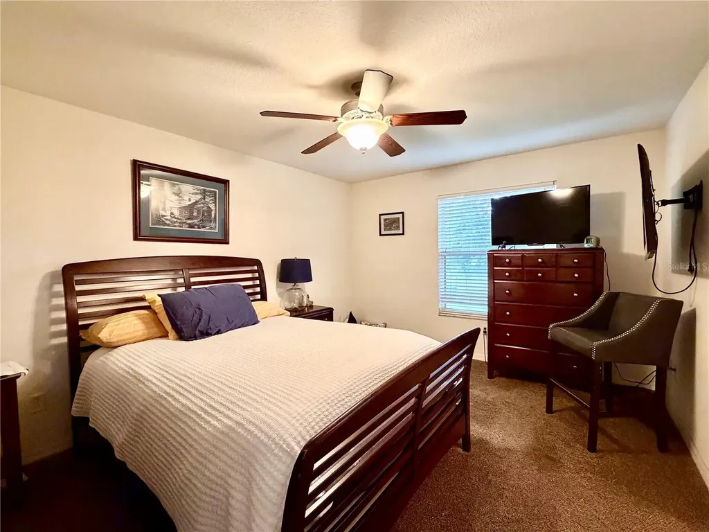 12406 NE 50th View Oxford FL 34484