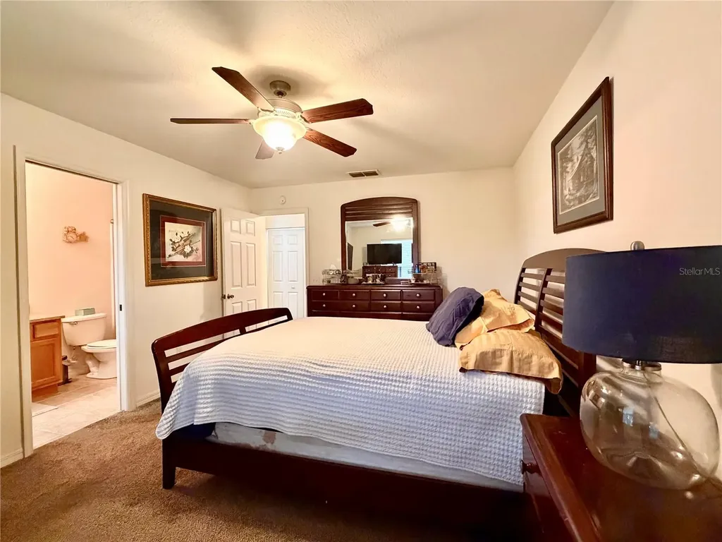 12406 NE 50th View Oxford FL 34484