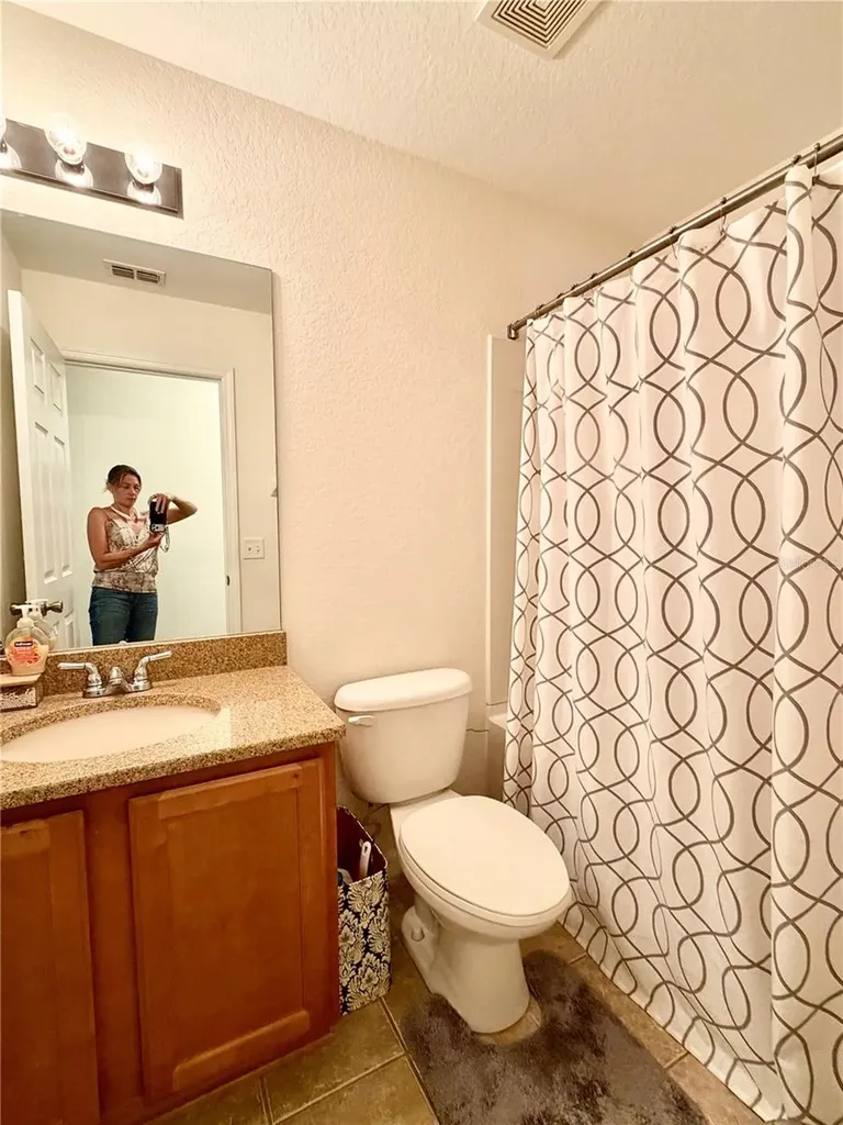 12406 NE 50th View Oxford FL 34484