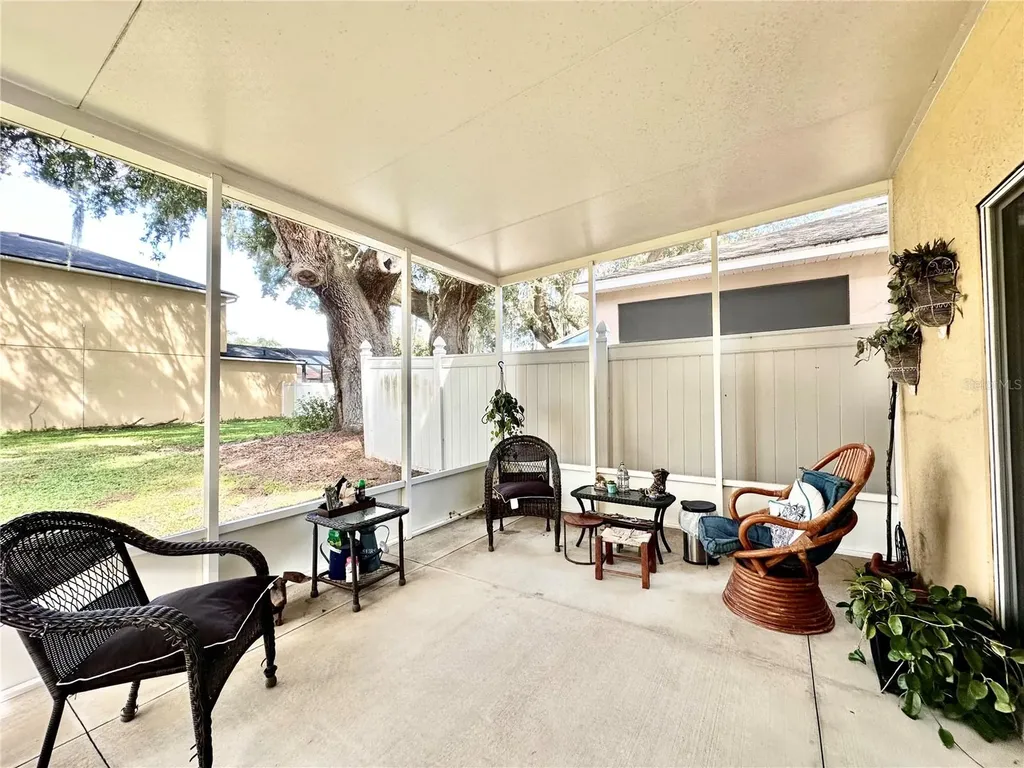 12406 NE 50th View Oxford FL 34484