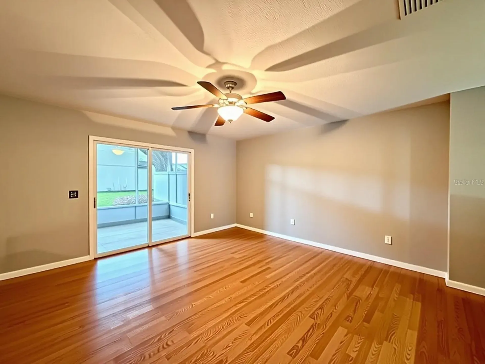 12406 NE 50th View Oxford FL 34484