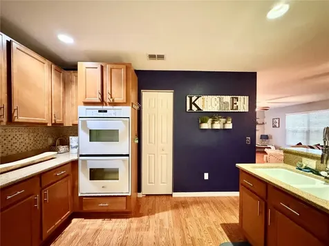 12406 NE 50th View Oxford FL 34484