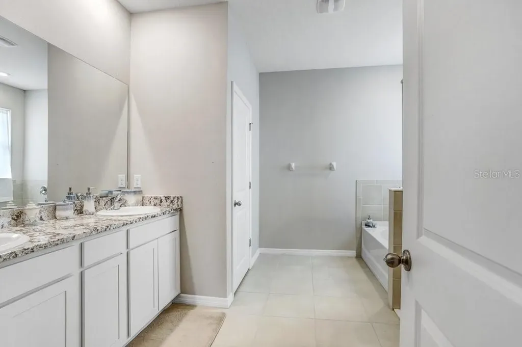 4013 Lively Coral Place Bradenton FL 34208