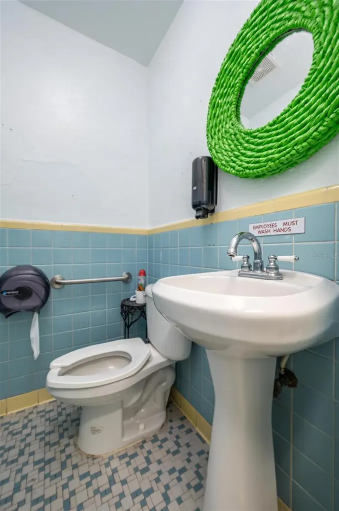 114 W Central Avenue Lake Wales FL 33853