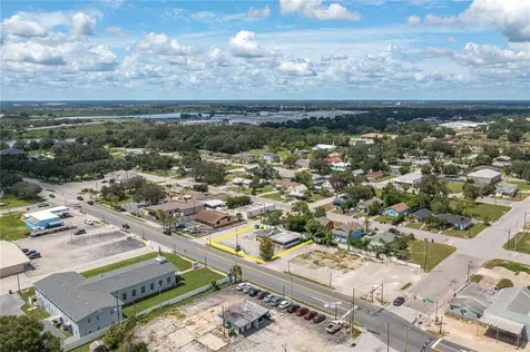 114 W Central Avenue Lake Wales FL 33853