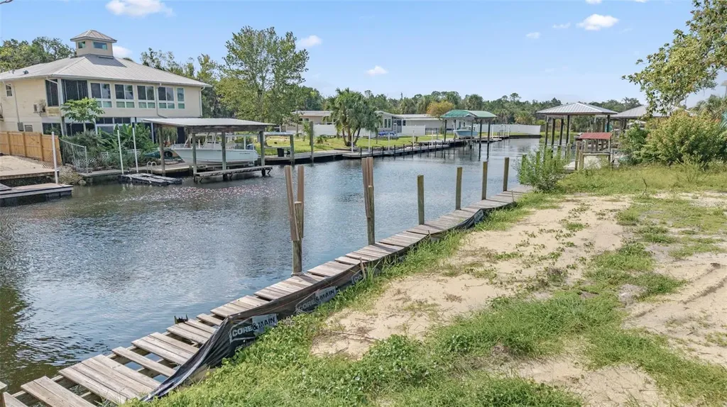 2607 N Seneca Point Crystal River FL 34429