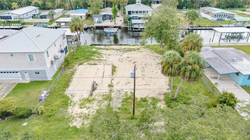 2607 N Seneca Point Crystal River FL 34429