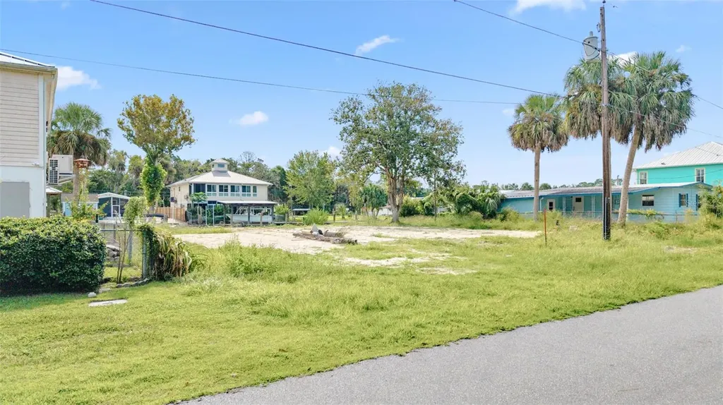 2607 N Seneca Point Crystal River FL 34429