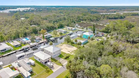 2607 N Seneca Point Crystal River FL 34429
