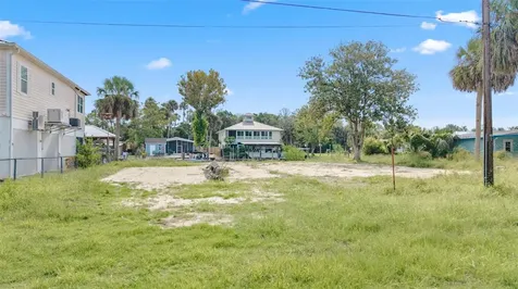 2607 N Seneca Point Crystal River FL 34429