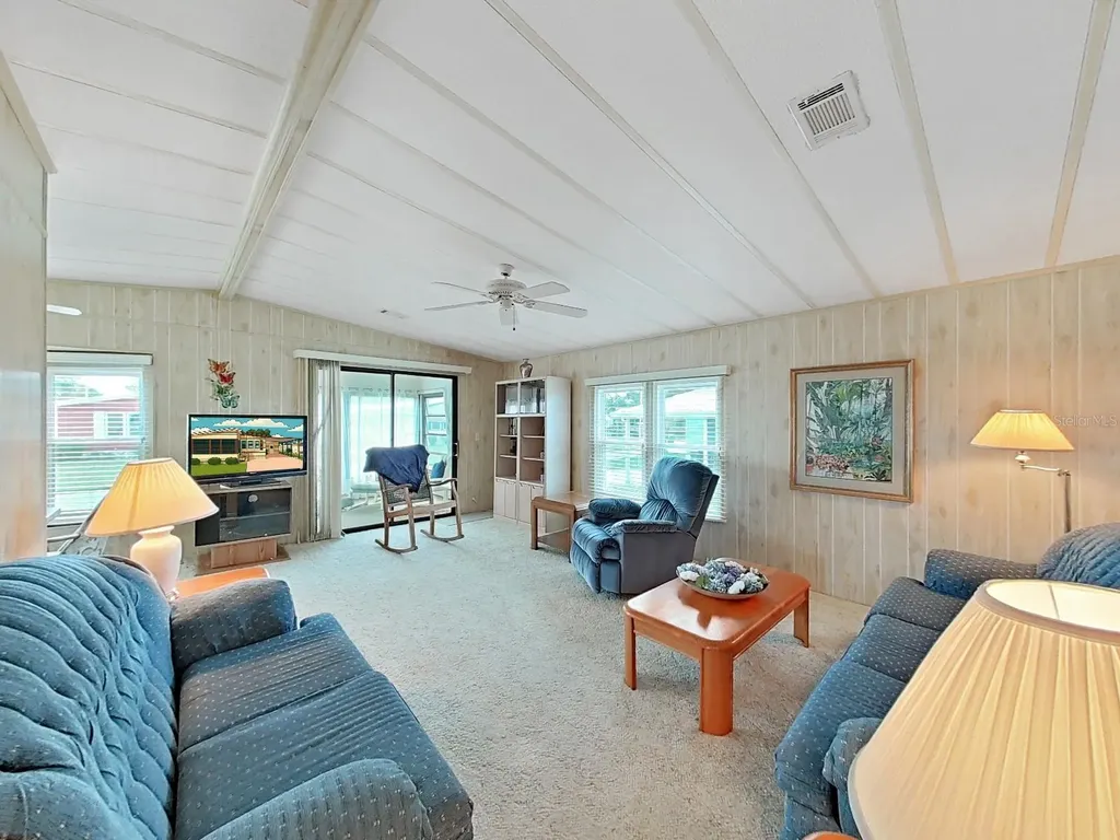 4909 Foxwood Lake Drive Lakeland FL 33810