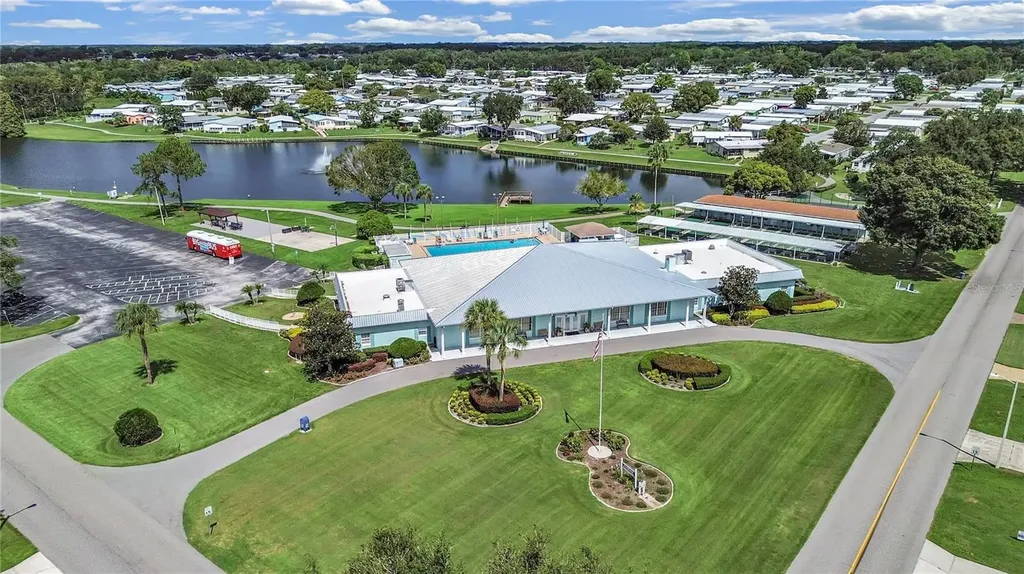 4909 Foxwood Lake Drive Lakeland FL 33810